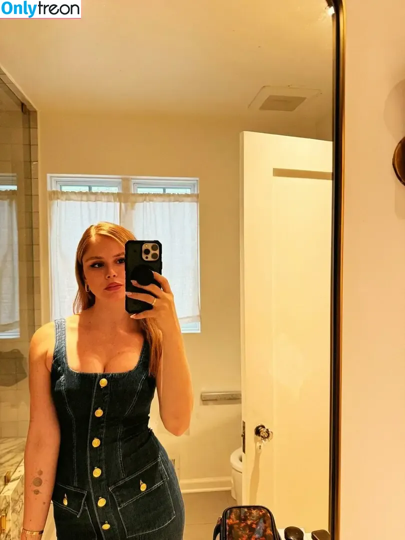 Erin Moriarty nude photo #1086 (erinelairmoriarty)