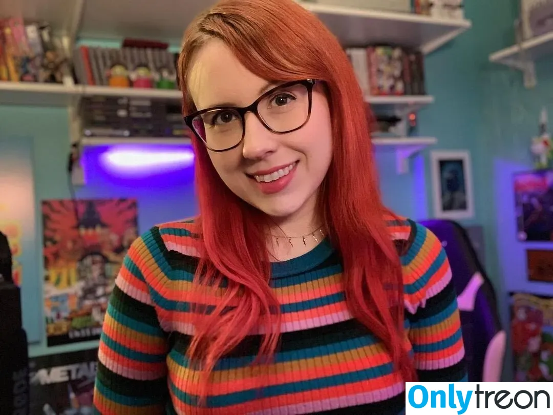 Erin Plays голая photo #0001 (erineevee / erinplaysgames)