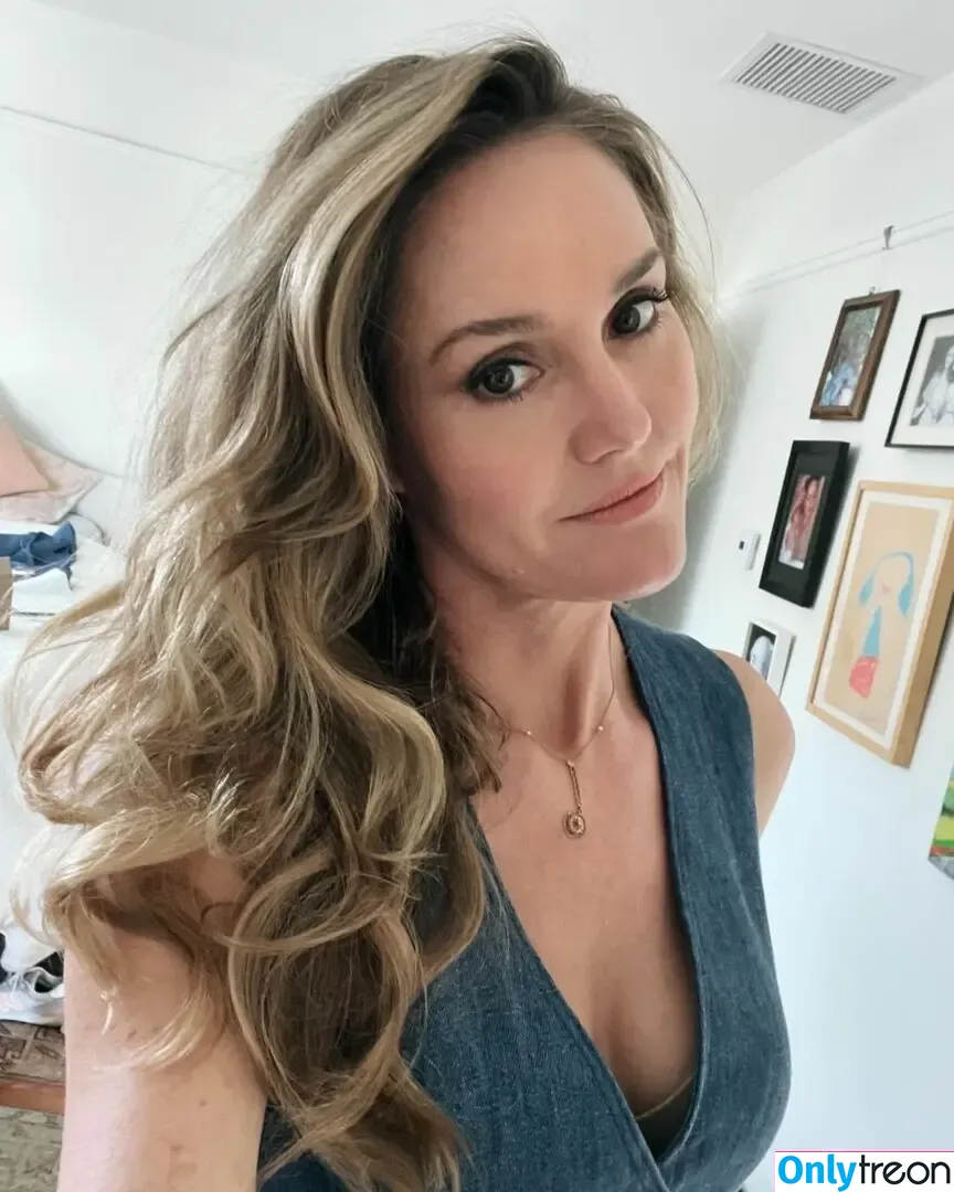 Erinn Hayes nude photo #0023 (hayeslady)