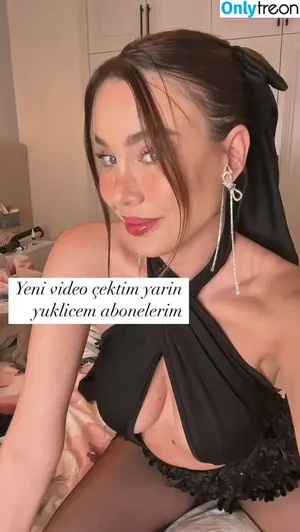 Es1nce / Esin Çepni nude photo #0037