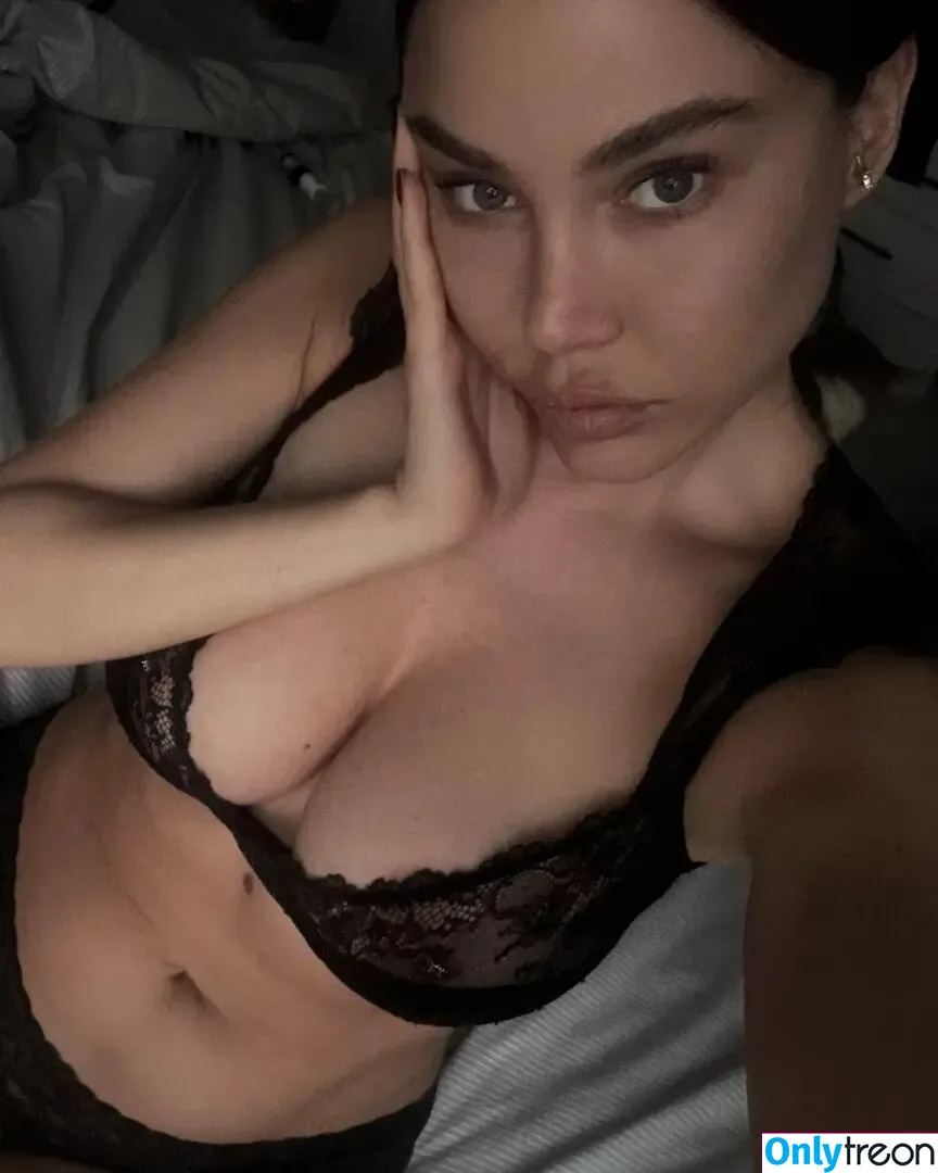Es1nce nude photo #0069 (Esin Çepni)