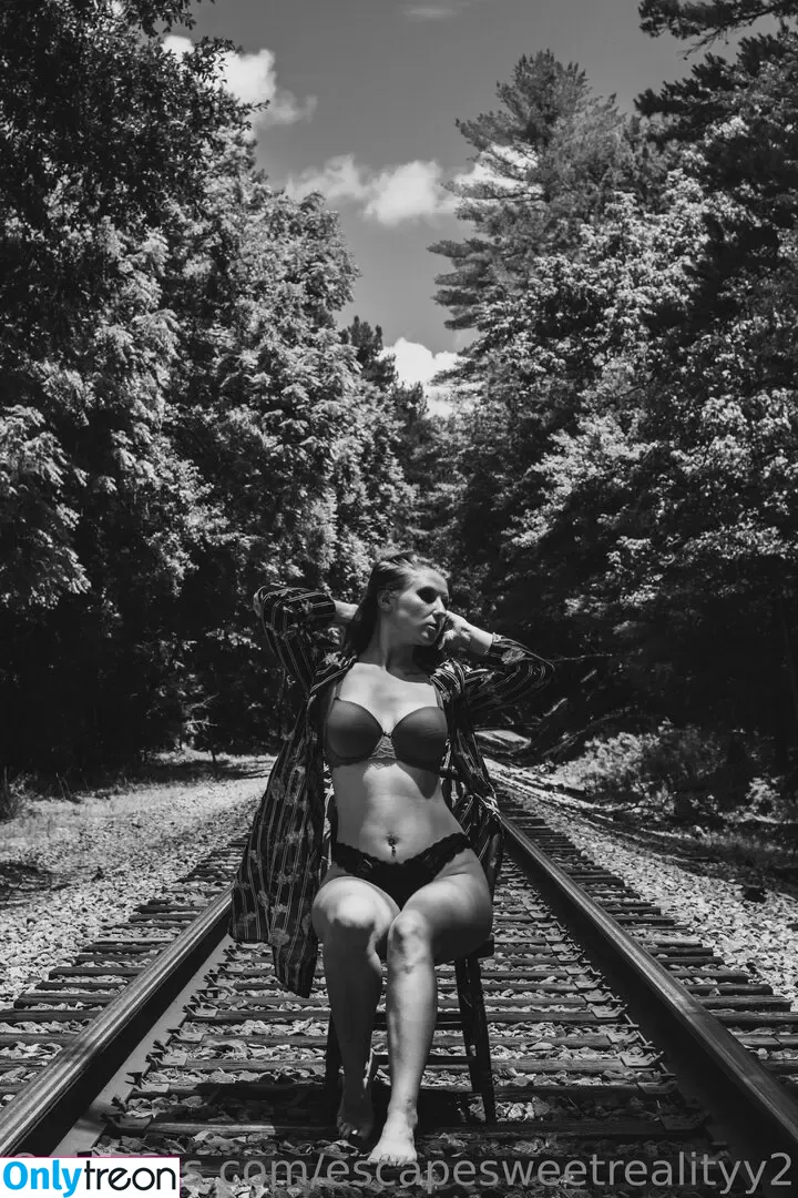 escapesweetrealityy2 nude photo #0068 (escapesweetrealityy)