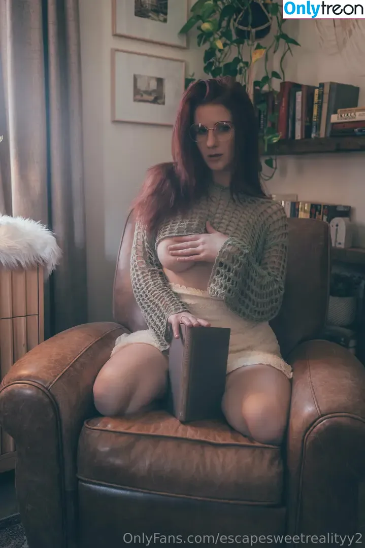 escapesweetrealityy2 nude photo #0093 (escapesweetrealityy)
