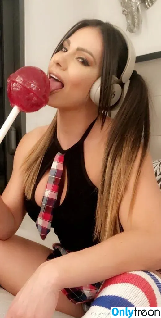 Esperanzagomez голая photo #0034 (yoesperanzagomez)
