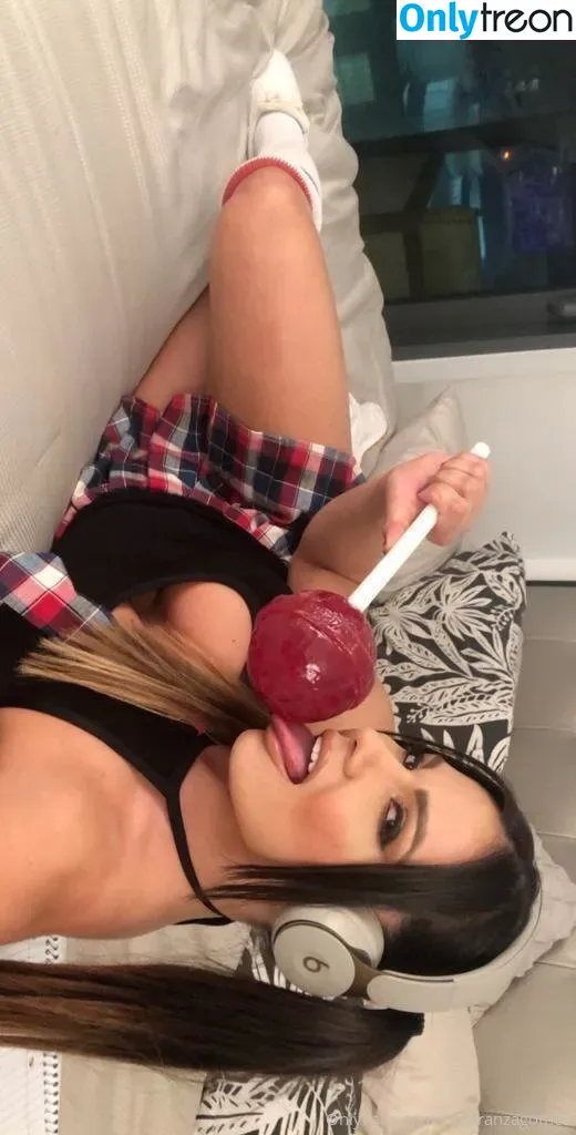 Esperanzagomez голая photo #0036 (yoesperanzagomez)