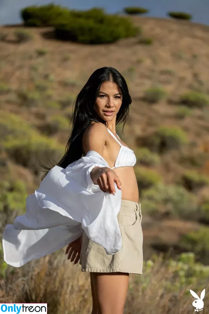 Estefania Pahe голая photo #0002 (Estefania Pahe)