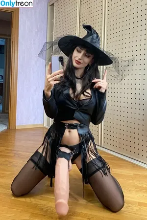 ester_witch / Ester_Witch69 / estherweinbergjewellery nude photo #0228