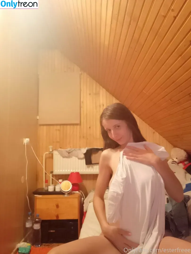 esterfreee nude photo #0004 (esteemaree_)