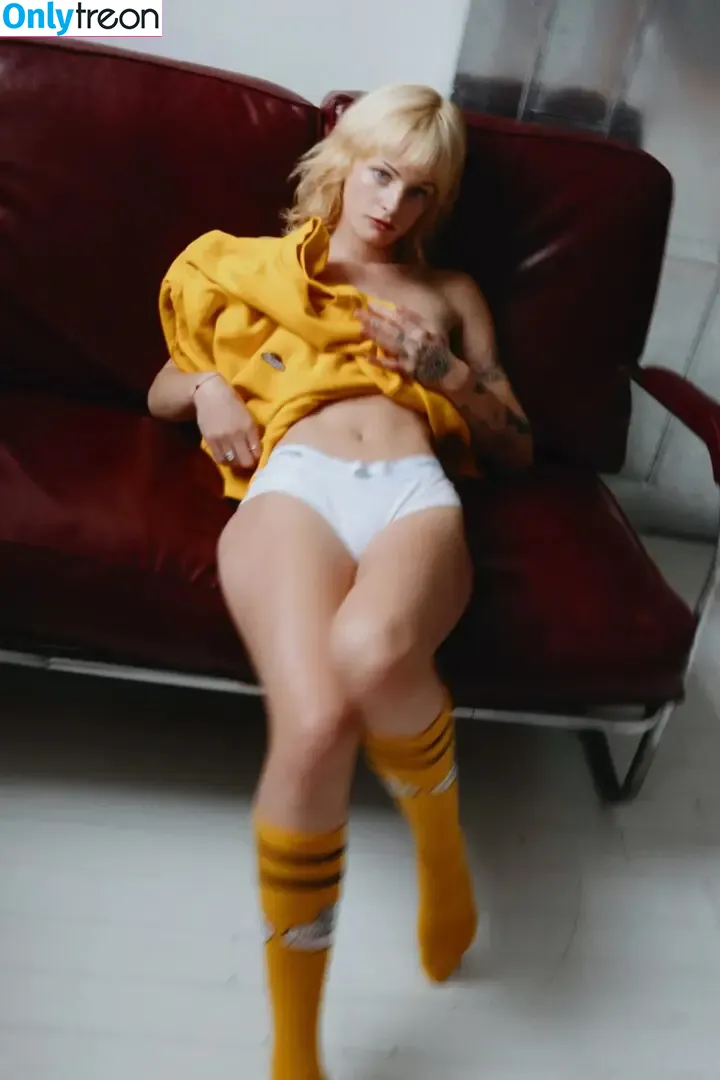 Esther McGregor nude photo #0123 (esther.mcgregor)