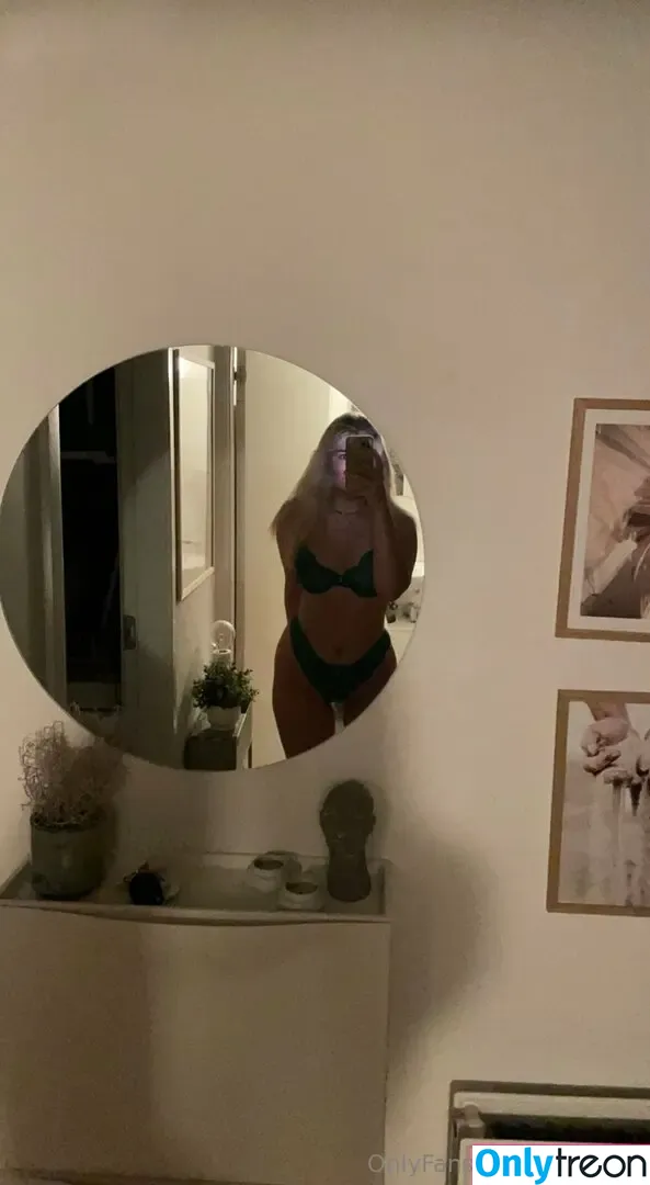 estherdk голая photo #0027 (estherdk2712)