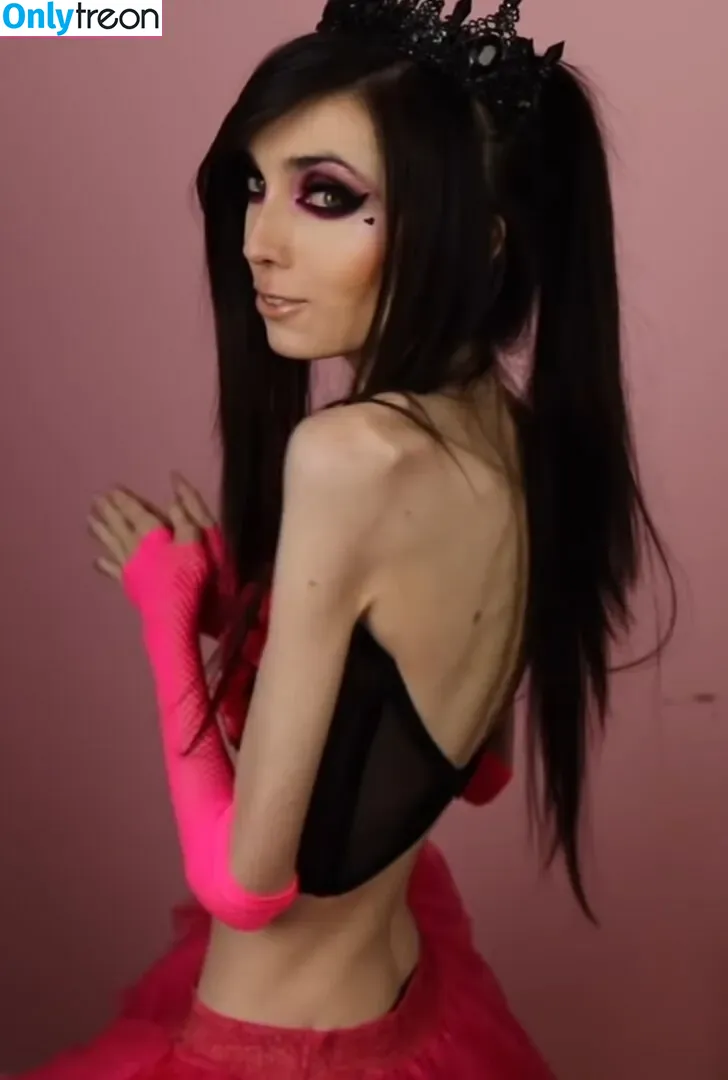 Eugenia Cooney голая photo #0004 (eugenia_cooney / eugeniacooney)