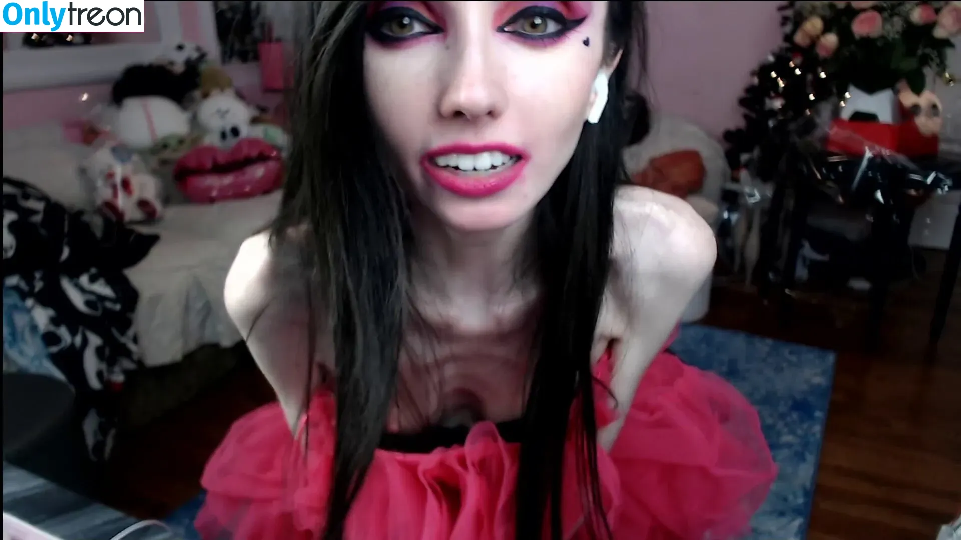 Eugenia Cooney nude photo #0013 (eugenia_cooney / eugeniacooney)