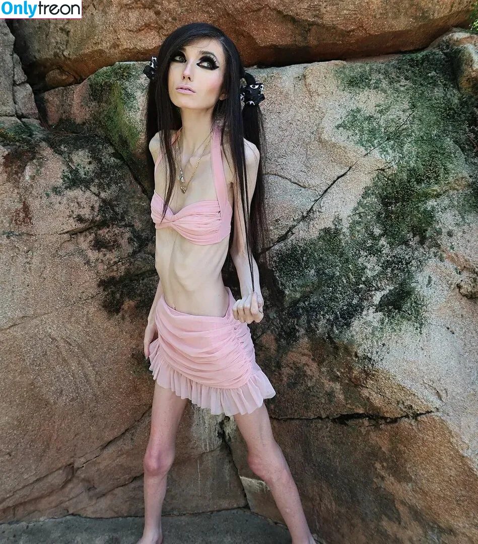 Eugenia Cooney голая photo #0025 (eugenia_cooney / eugeniacooney)