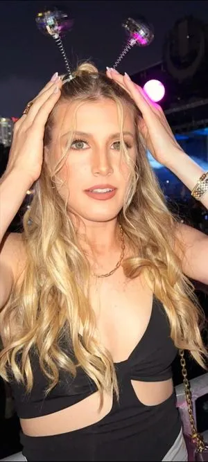 Eugenie Bouchard / Genie / geniebouchard nude photo #0060