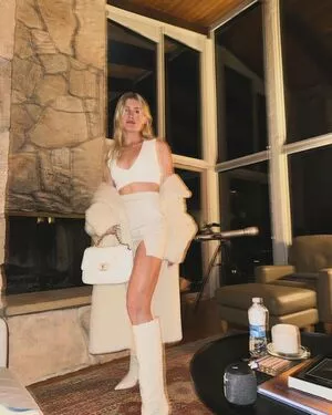 Eugenie Bouchard / Genie / geniebouchard nude photo #0237