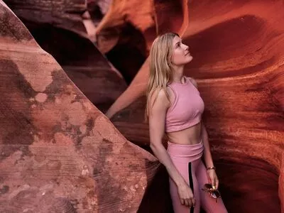 Eugenie Bouchard / Genie / geniebouchard nude photo #0240