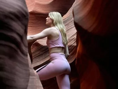 Eugenie Bouchard / Genie / geniebouchard nude photo #0241