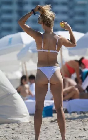 Eugenie Bouchard / Genie / geniebouchard nude photo #0289
