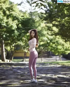 eunmicii / e.mici nude photo #0002