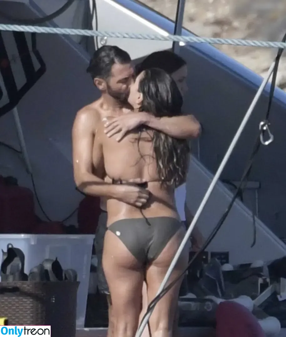 Eva Longoria голая photo #2042 (EvaLongoria)