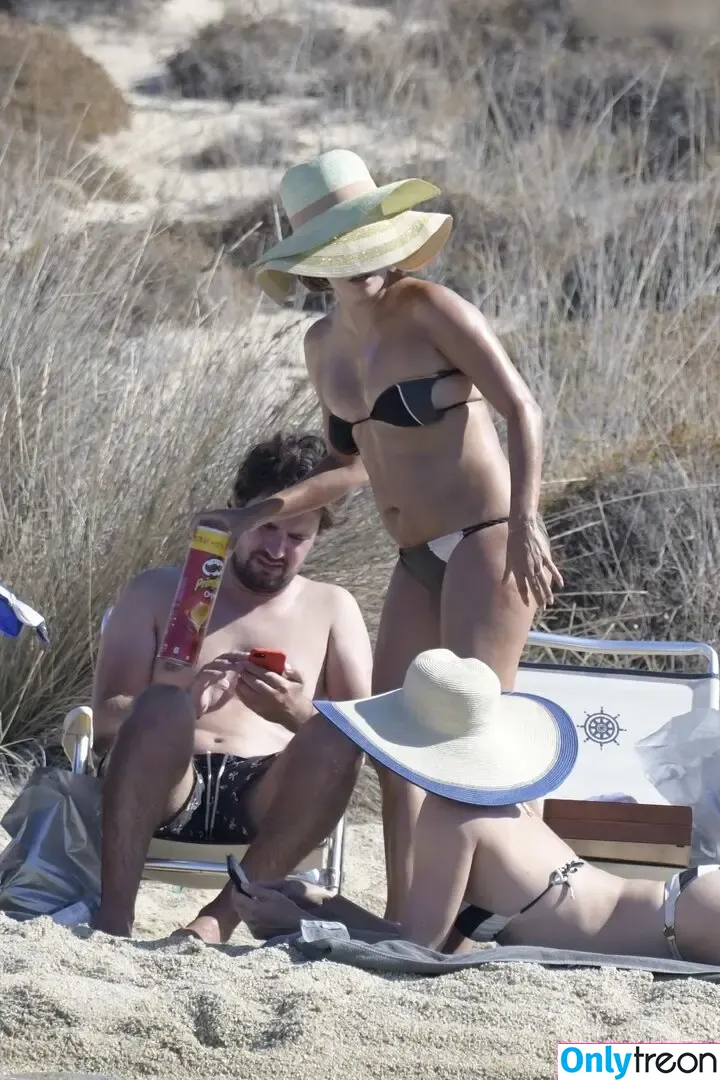 Eva Longoria голая photo #2046 (EvaLongoria)