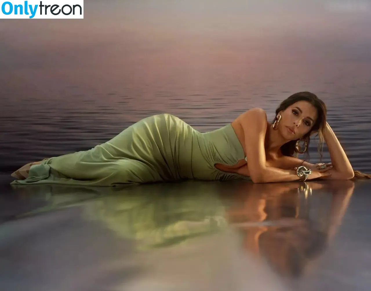 Eva Longoria nude photo #2066 (EvaLongoria)
