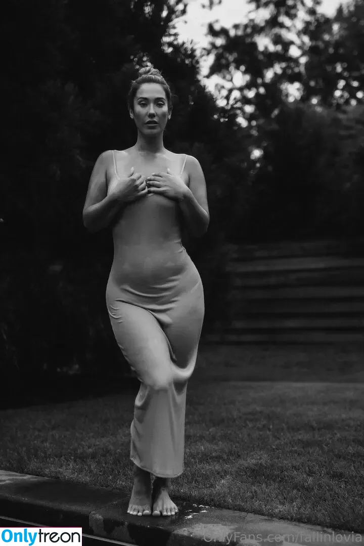 Eva Lovia голая photo #1339 (Fallinlovia / evalovia)