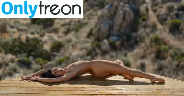 Eva Luna nude photo #0004 (earthy.eva / earthy.eva.model)