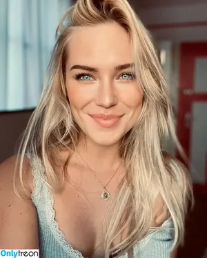 Eva Mikulski / eva_mikulski фото голая #0013