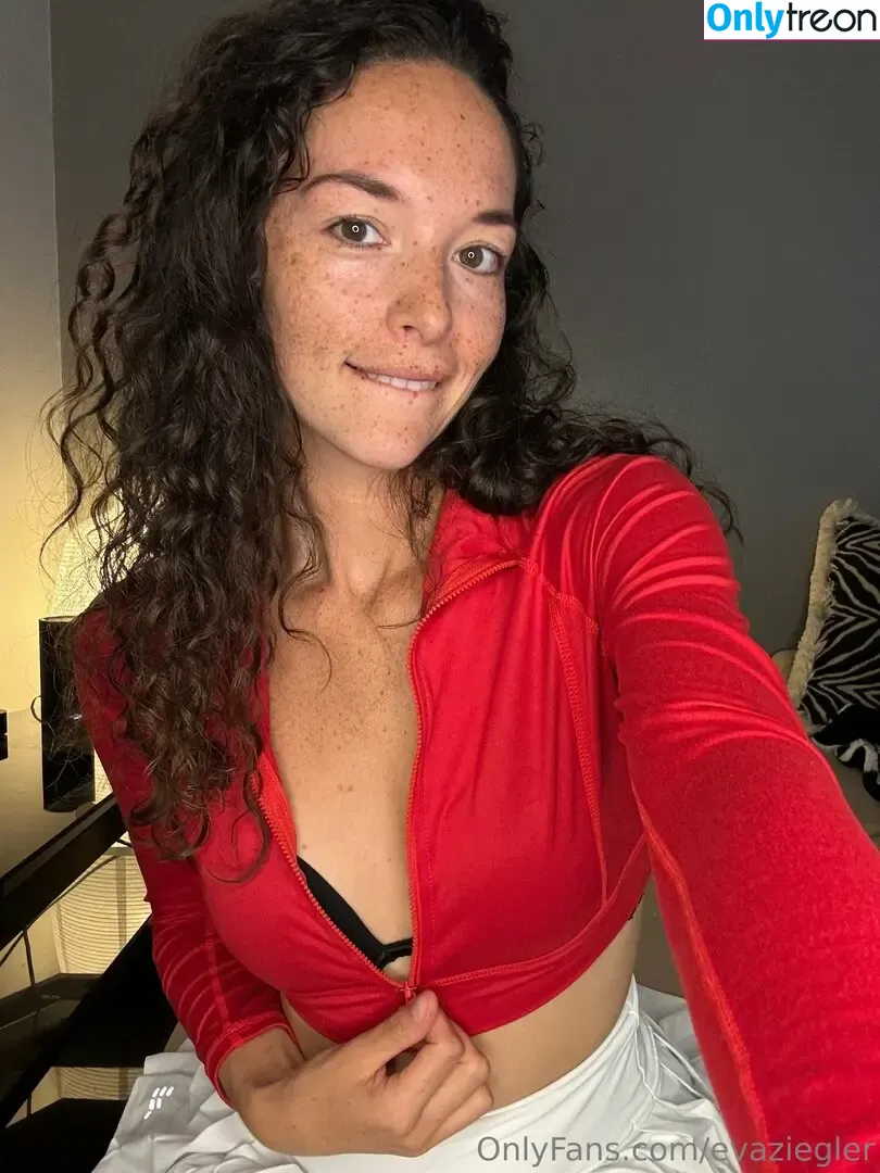 Eva Ziegler nude photo #0028 (evaziegler / xoevaziegler)
