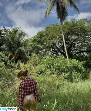 evaaklm / evaa.klm nude photo #0017