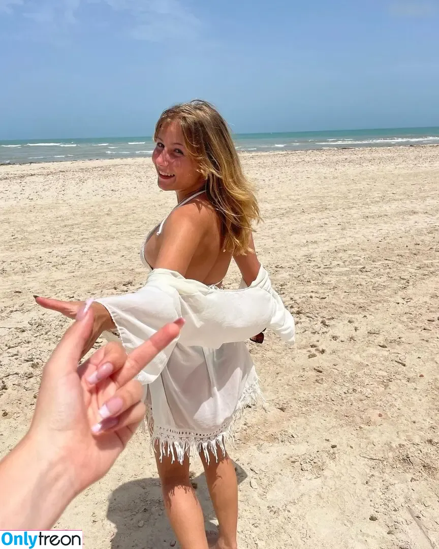 evaaklm nude photo #0067 (evaa.klm)