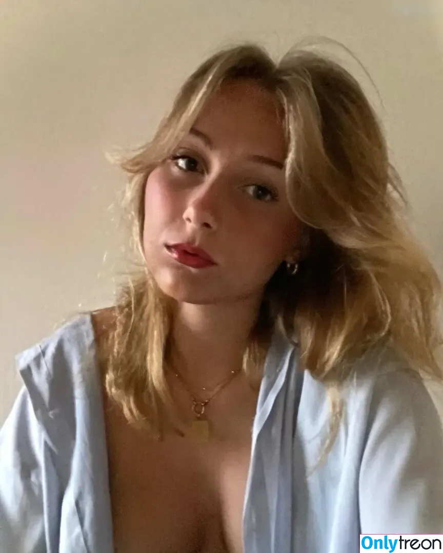 evaaklm nude photo #0087 (evaa.klm)