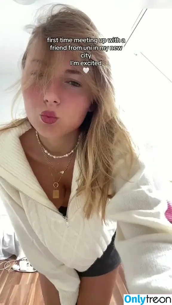 evaaklm nude photo #0101 (evaa.klm)