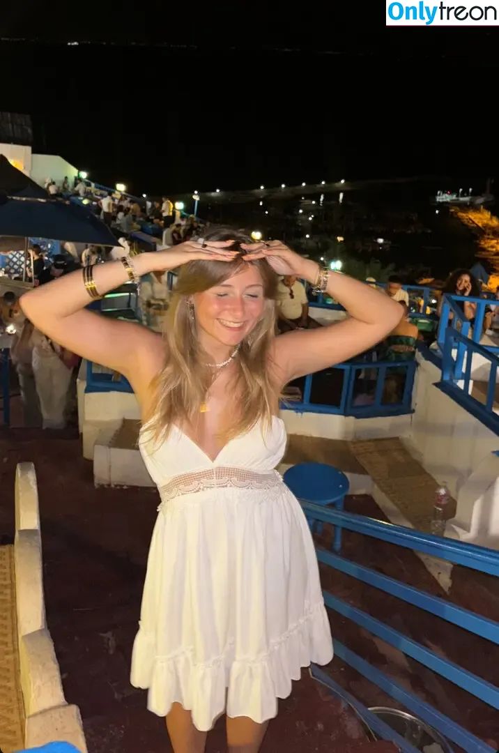 evaaklm nude photo #0110 (evaa.klm)