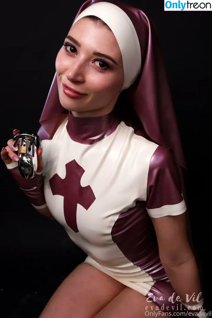 EvaDeVil голая photo #0080 (goddess.evadevil)