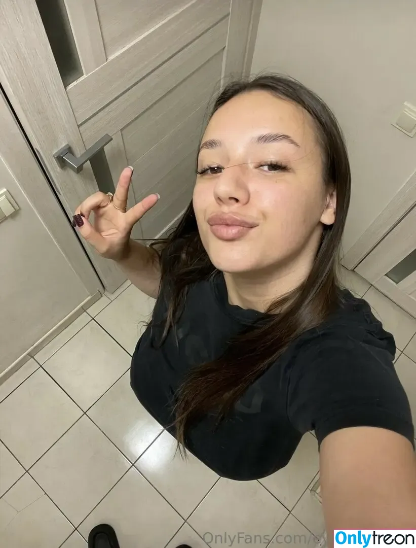 evaelfie_xoxo nude photo #0026 (Eva Elfie / evaaa.elfieee)