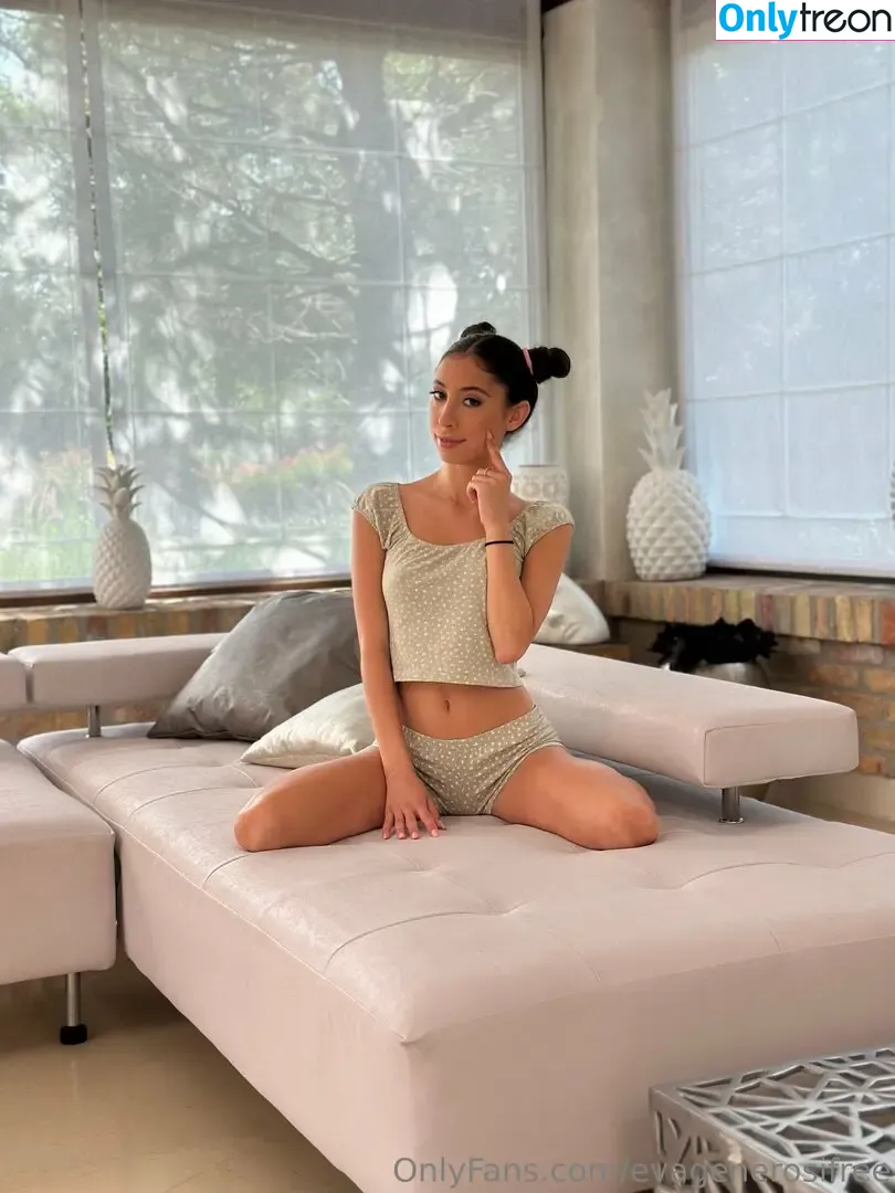 evagenerosifree nude photo #0001 (evagenerosifree)