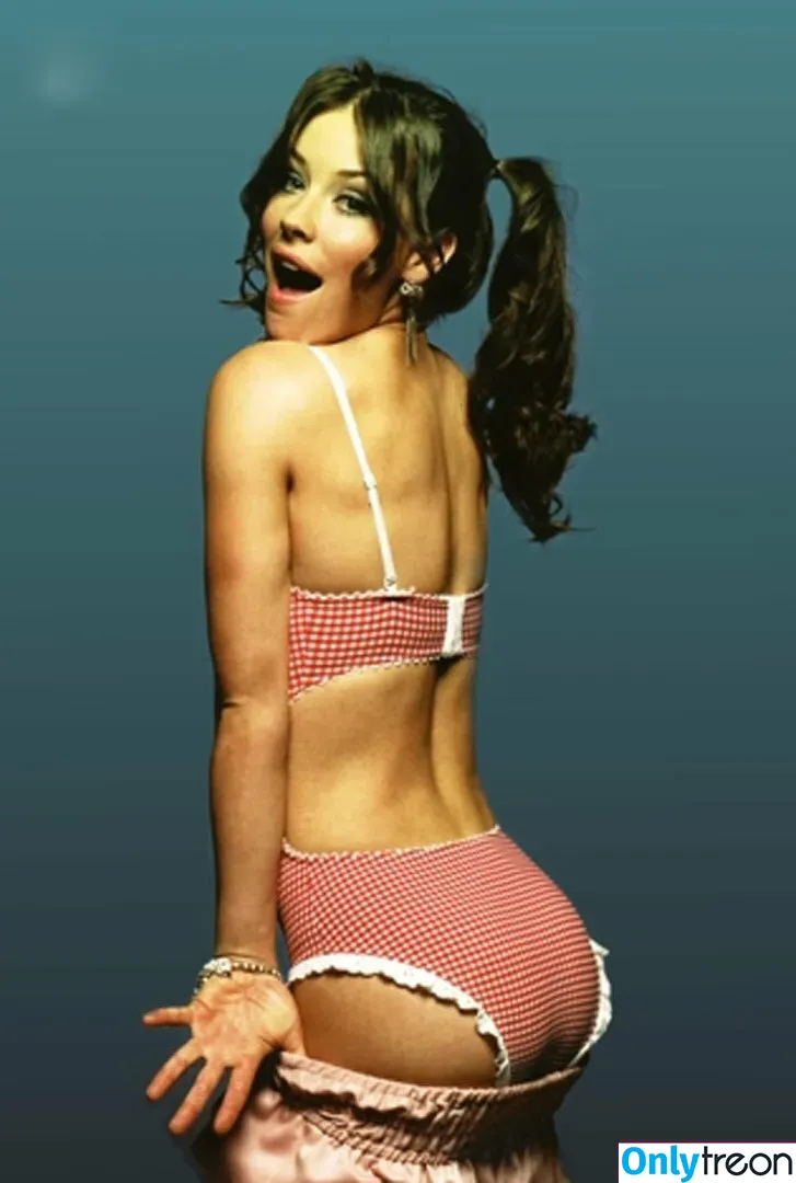 Evangeline Lilly nude photo #0132 (evangelinelillyofficial / lilyevangeline)