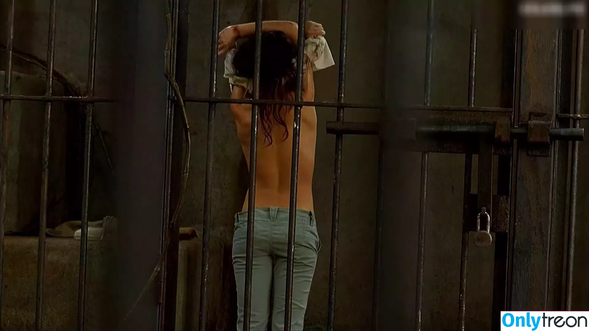 Evangeline Lilly nude photo #0386 (evangelinelillyofficial / lilyevangeline)