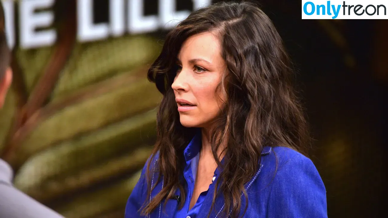 Evangeline Lilly nude photo #0513 (evangelinelillyofficial / lilyevangeline)