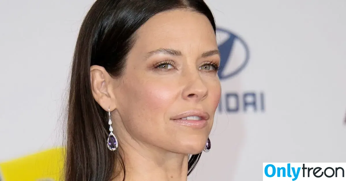 Evangeline Lilly голая photo #0515 (evangelinelillyofficial / lilyevangeline)