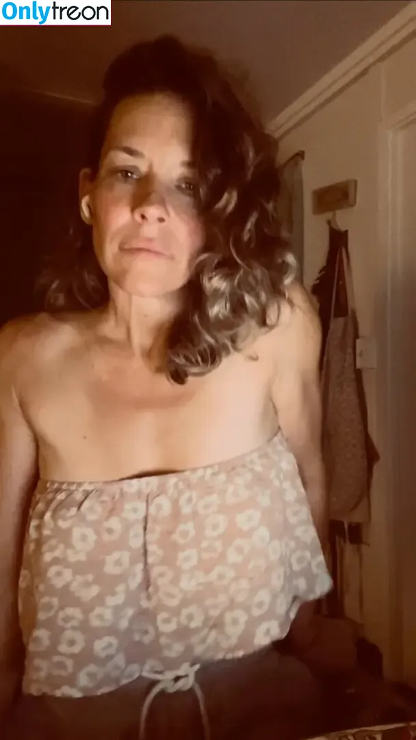 Evangeline Lilly голая photo #0518 (evangelinelillyofficial / lilyevangeline)