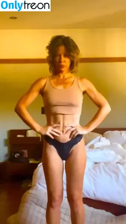 Evangeline Lilly nude photo #0520 (evangelinelillyofficial / lilyevangeline)