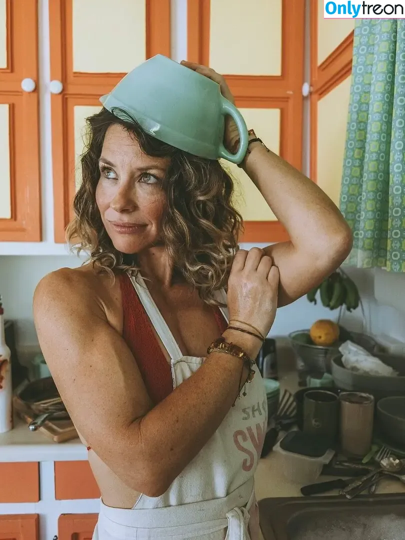 Evangeline Lilly голая photo #0539 (evangelinelillyofficial / lilyevangeline)