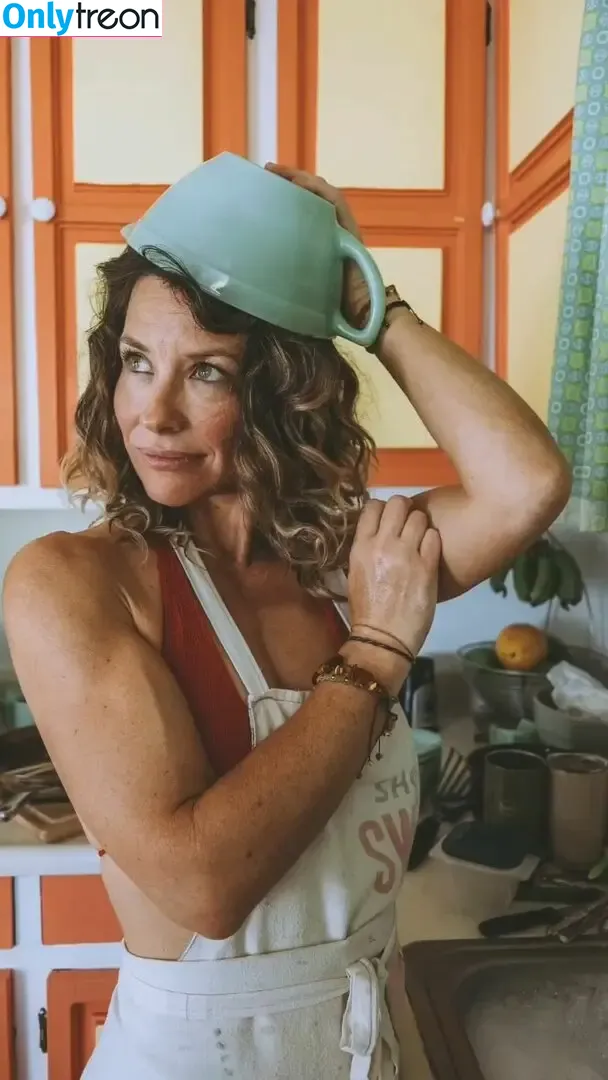 Evangeline Lilly nude photo #0550 (evangelinelillyofficial / lilyevangeline)