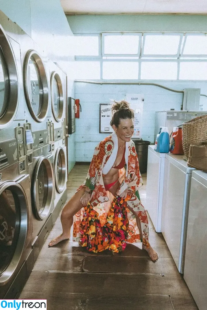 Evangeline Lilly голая photo #0564 (evangelinelillyofficial / lilyevangeline)