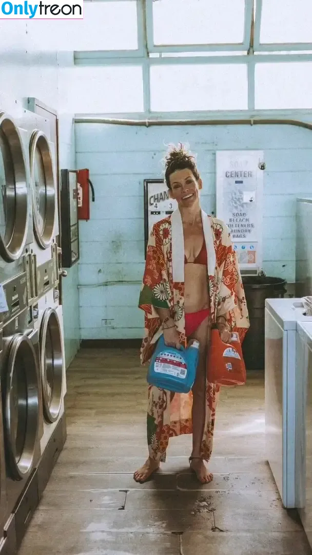 Evangeline Lilly nude photo #0574 (evangelinelillyofficial / lilyevangeline)