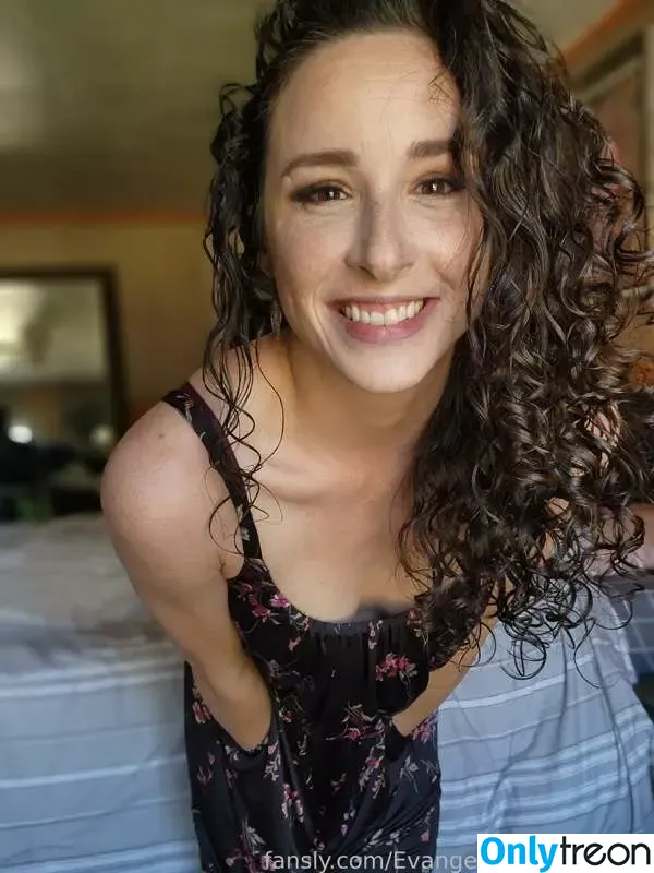 Evangelinewants2play nude photo #0010 (mamipigletta)