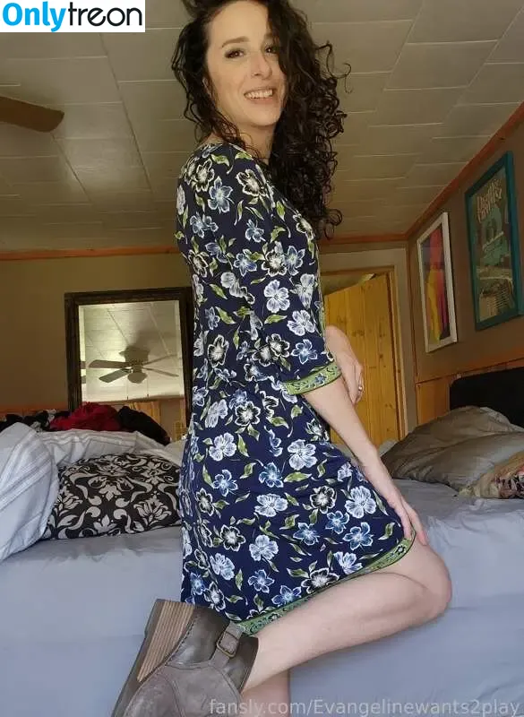 Evangelinewants2play nude photo #0023 (mamipigletta)